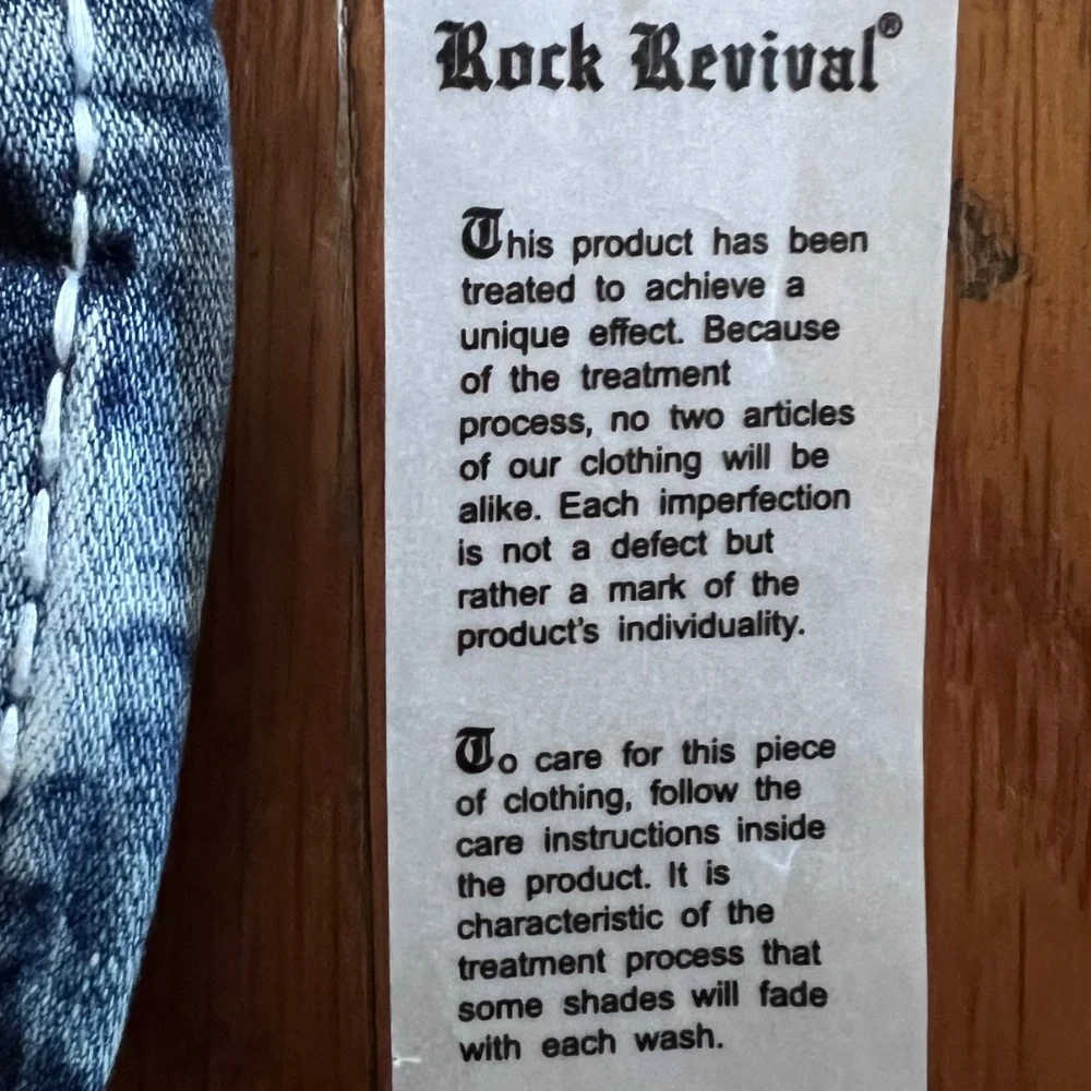 Rock Revival Crop Jeans - Picture 6 of 6